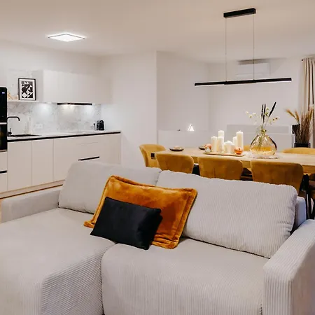 Animea & - Woerthersee *