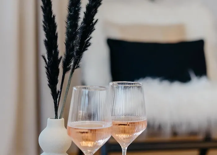 Animea & - Woerthersee * Augsdorf